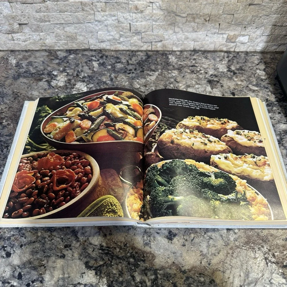 Vintage 1978 Better Homes‎ & Gardens Complete Step-By-Step Cook Book Food Bread